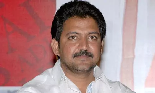 വൈ.എസ്.ആർ.സി.പി നേതാവ്   വല്ലഭനേനി വംശി ഹൈദരാബാദിൽ അറസ്റ്റിൽ