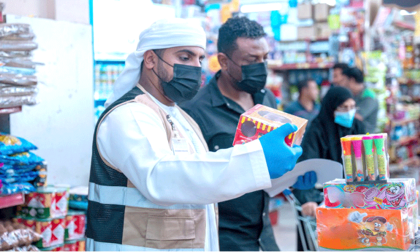 അ​ജ്മാ​നി​ലെ ഭ​ക്ഷ്യ സ്ഥാ​പ​ന​ങ്ങ​ളി​ൽ ന​ഗ​ര​സ​ഭ പ​രി​ശോ​ധ​ന