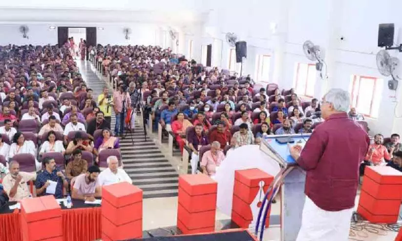 മോദിഭരണത്തില് വിദ്യാഭ്യാസം മലിനപ്പെടുന്നു -ബിനോയ് വിശ്വം മോദിഭരണത്തില് വിദ്യാഭ്യാസം മലിനപ്പെടുന്നു -ബിനോയ് വിശ്വം