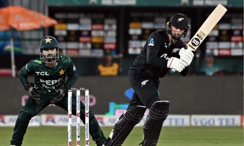 Latham, Mitchell fifties take NZ to tri-series title after bowlers restrict
