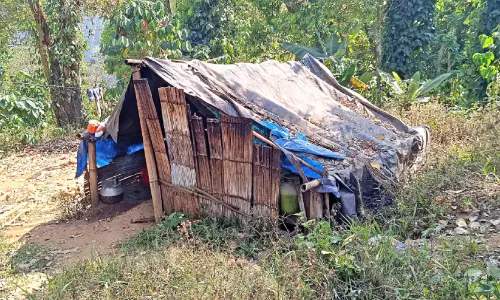 ഇനിയെങ്കിലും എറാട്ടുകുണ്ടിലെ പുനരധിവാസം നടപ്പാക്കുമോ? ഇനിയെങ്കിലും എറാട്ടുകുണ്ടിലെ പുനരധിവാസം നടപ്പാക്കുമോ?