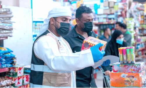 അ​ജ്മാ​നി​ലെ ഭ​ക്ഷ്യ സ്ഥാ​പ​ന​ങ്ങ​ളി​ൽ ന​ഗ​ര​സ​ഭ പ​രി​ശോ​ധ​ന