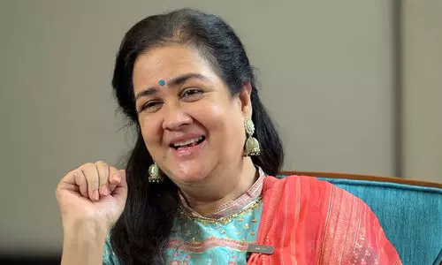 കൊച്ചേട്ടൻ എന്നെ അന്ന് തല്ലിയിരുന്നു, ലാലേട്ടൻ കൊച്ച് അല്ലെ ഇങ്ങനെയൊക്കെ ചെയ്യാവോ എന്ന് ചോദിച്ചു- ഉർവശി