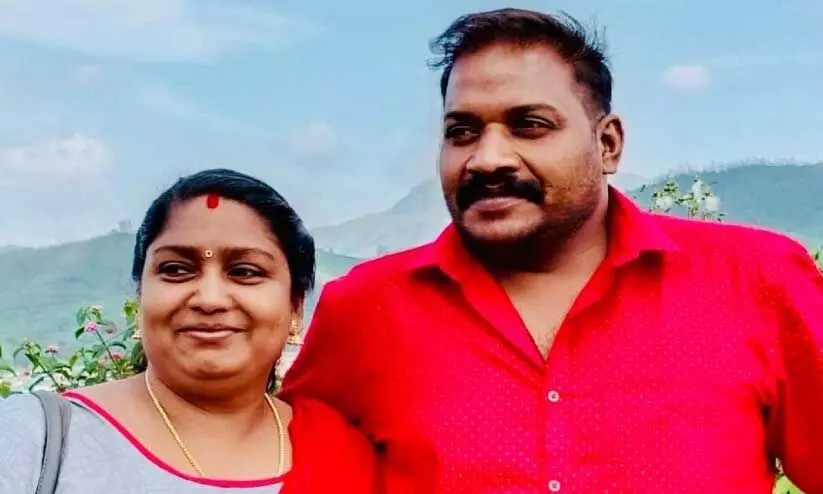 മൂന്ന് മാസത്തിനുശേഷം നാട്ടിലെത്തിച്ചു; ശരത്-പ്രീതി ദമ്പതികളുടെ മൃതദേഹം സംസ്കരിച്ചു മൂന്ന് മാസത്തിനുശേഷം നാട്ടിലെത്തിച്ചു; ശരത്-പ്രീതി ദമ്പതികളുടെ മൃതദേഹം സംസ്കരിച്ചു