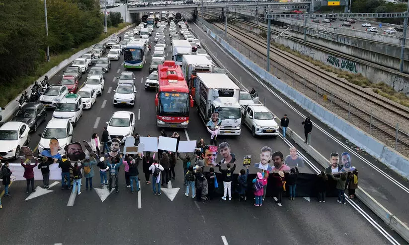 ഹമാസുമായുള്ള യുദ്ധം വേണ്ട; വെടിനിർത്തൽ കരാറുമായി മുന്നോട്ട് പോകണമെന്ന് 61 ശതമാനം ഇസ്രായേലികൾ ഹമാസുമായുള്ള യുദ്ധം വേണ്ട; വെടിനിർത്തൽ കരാറുമായി മുന്നോട്ട് പോകണമെന്ന് 61 ശതമാനം ഇസ്രായേലികൾ