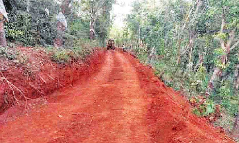 യാത്രാസൗകര്യത്തിനായി ഒന്നിച്ച് നാട്ടുകാർ