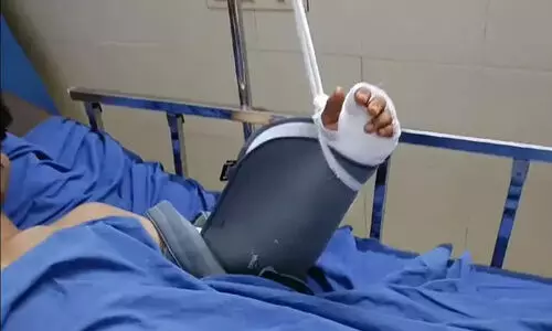 പ്ലസ് വൺ വിദ്യാർഥിയെ നിലത്തിട്ട് ചവിട്ടി കൈയെല്ലൊടിച്ചു;  പാനൂരിലെ റാഗിങ്ങിൽ മൂന്ന് വിദ്യാർഥികൾ അറസ്റ്റിൽ