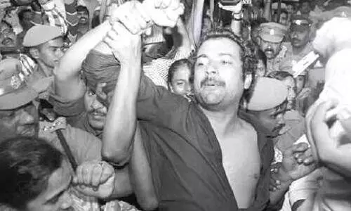 ഒരു രാഷ്ട്രീയ തടവുകാരന്റെ ജയിൽ-ജീവിതം ഒരു രാഷ്ട്രീയ തടവുകാരന്റെ ജയിൽ-ജീവിതം