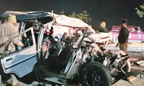 ജീപ്പ് ബസിലിടിച്ച് കുംഭമേളക്ക് പോവുകയായിരുന്ന 10 തീർഥാടകർ മരിച്ചു