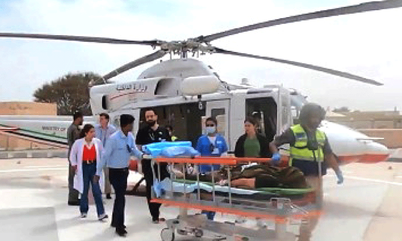 ബൈ​ക്ക​പ​ക​ട​ത്തി​ൽ പ​രി​ക്കേ​റ്റ സ്ത്രീ​യെ ഹെ​ലി​കോ​പ്​​ട​റി​ൽ ര​ക്ഷി​ച്ചു