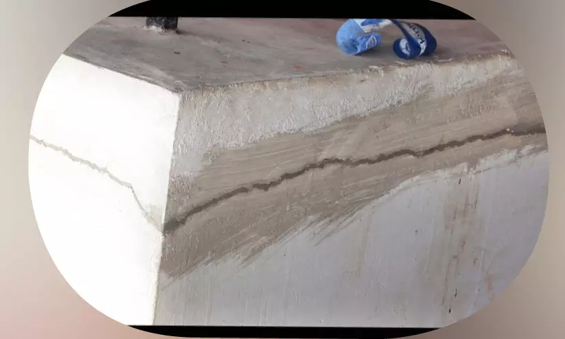 വിവാദ ആഴ്ചച്ചന്ത കെട്ടിടത്തില് ‘ഓട്ടയടപ്പ്’ പ്രവൃത്തികള് വിവാദ ആഴ്ചച്ചന്ത കെട്ടിടത്തില് ‘ഓട്ടയടപ്പ്’ പ്രവൃത്തികള്