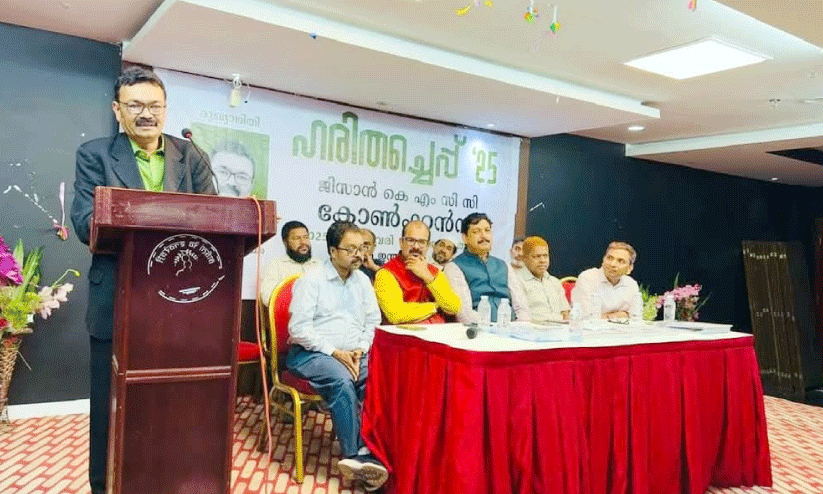 കെ.​എം.​സി.​സി ലോ​കം മു​ഴു​വ​ൻ പ​ട​ർ​ന്ന് പ​ന്ത​ലി​ച്ച ഏ​ക ഇ​ന്ത്യ​ൻ സം​ഘ​ട​ന –ഷാ​ഫി ചാ​ലി​യം