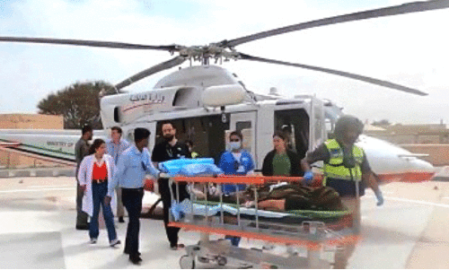 ബൈ​ക്ക​പ​ക​ട​ത്തി​ൽ പ​രി​ക്കേ​റ്റ സ്ത്രീ​യെ ഹെ​ലി​കോ​പ്​​ട​റി​ൽ ര​ക്ഷി​ച്ചു