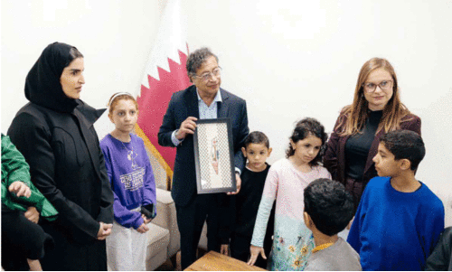 ഖ​ത്ത​റി​ലെ ഫ​ല​സ്തീ​നി​ക​ളെ സ​ന്ദ​ർ​ശി​ച്ച് കൊ​ളം​ബി​യ​ൻ പ്ര​സി​ഡ​ന്റ്