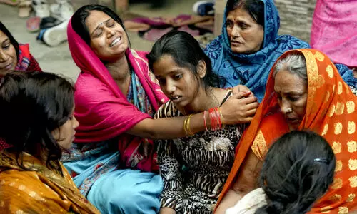 കാ​ണാ​താ​യെ​ന്ന പ​രാ​തി പോ​ലും ന​ൽ​കാ​ൻ ക​ഴി​യാതെ...; ഉറ്റവരെ തേടി ഓ​ടി​ത്ത​ള​ർ​ന്ന് കു​ടും​ബാം​ഗ​ങ്ങ​ൾ