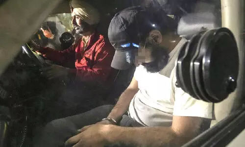 ഇ​ന്ത്യ​ൻ കു​ടി​യേ​റ്റ​ക്കാ​രെ രണ്ടാംവട്ടവും അമേരിക്ക നാ​ടു​ക​ട​ത്തി​യ​ത് വി​ല​ങ്ങ​ണി​യി​ച്ച്