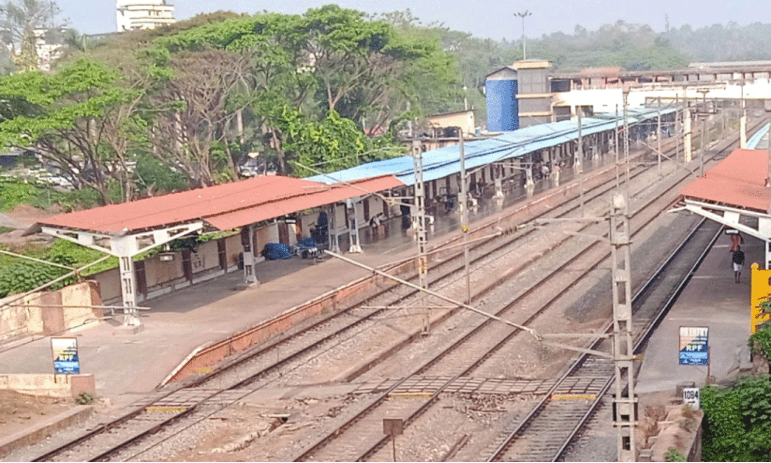 മുഖംമിനുങ്ങി തലശ്ശേരി റെയിൽവേ സ്റ്റേഷൻ