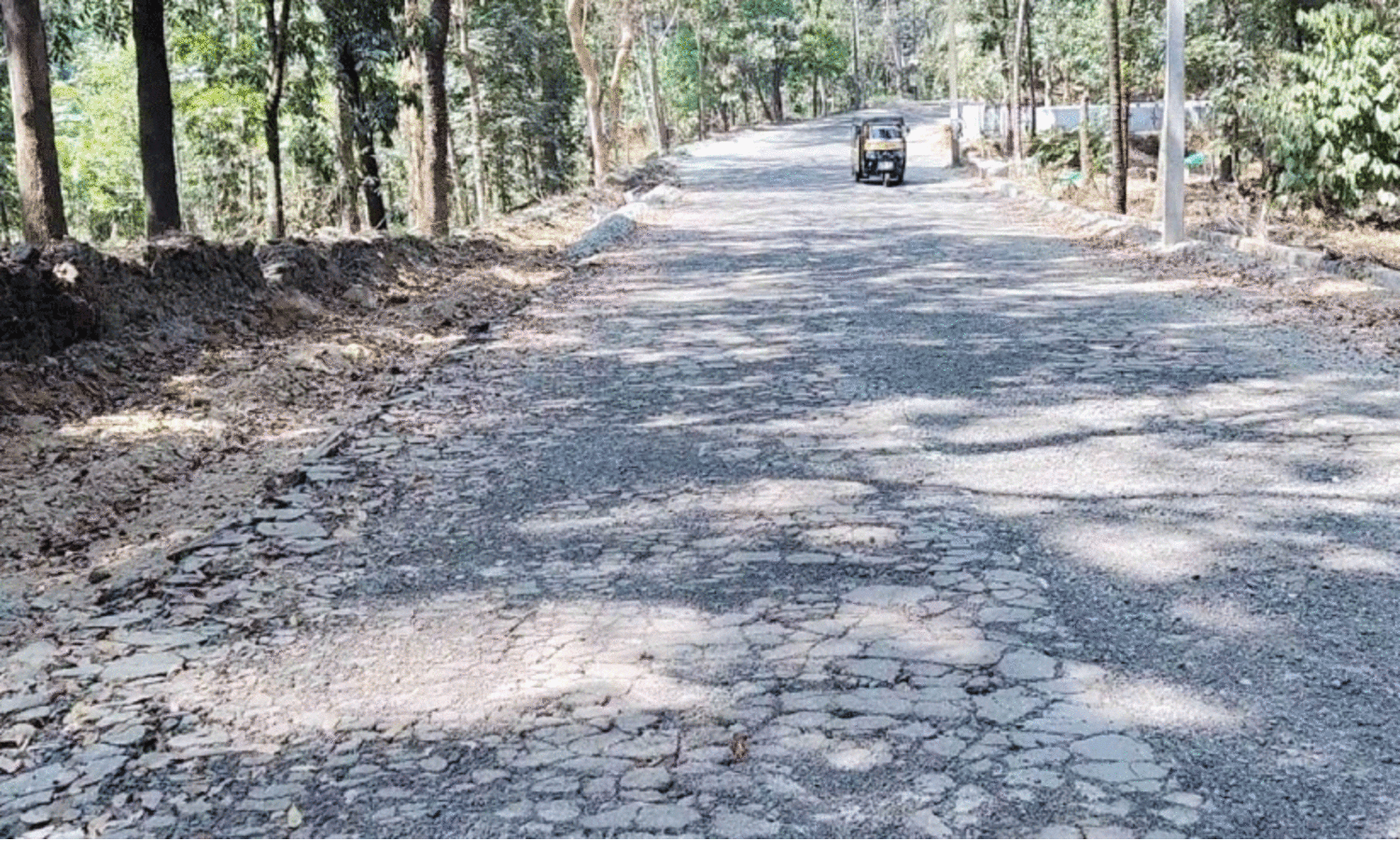 മലയോര ഹൈവേ: നവീകരണത്തിന് ഒച്ചിഴയും വേഗം