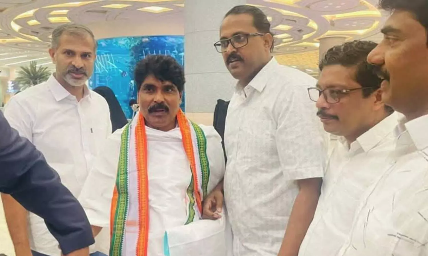 മക്ക ഒ.ഐ.സി.സി നേതാക്കളുടെ പ്രാഥമികാംഗത്വം റദ്ദാക്കി;   പുറത്താക്കൽ അസ്വാരസ്യങ്ങൾക്കൊടുവിൽ