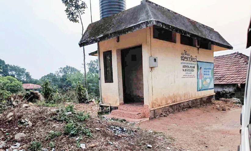 മുണ്ടത്താനത്ത്​ അനധികൃത മദ്യക്കച്ചവടം വ്യാപകം