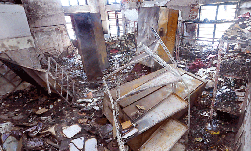 ജില്ല ആശുപത്രിയിൽ തീപിടിത്തം ജില്ല ആശുപത്രിയിൽ തീപിടിത്തം