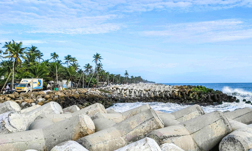 പുലിമുട്ട് നിർമാണം പൂർത്തിയായി
