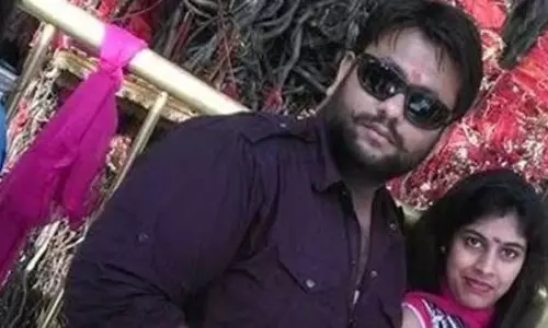 ഭാര്യയെ വാടക കൊലയാളികളെ ഉപയോഗിച്ച് കൊലപ്പെടുത്തി; ക്വട്ടേഷൻ രണ്ടര ലക്ഷത്തിന്; എ.എ.പി നേതാവും കാമുകിയും അറസ്റ്റിൽ ഭാര്യയെ വാടക കൊലയാളികളെ ഉപയോഗിച്ച് കൊലപ്പെടുത്തി; ക്വട്ടേഷൻ രണ്ടര ലക്ഷത്തിന്; എ.എ.പി നേതാവും കാമുകിയും അറസ്റ്റിൽ