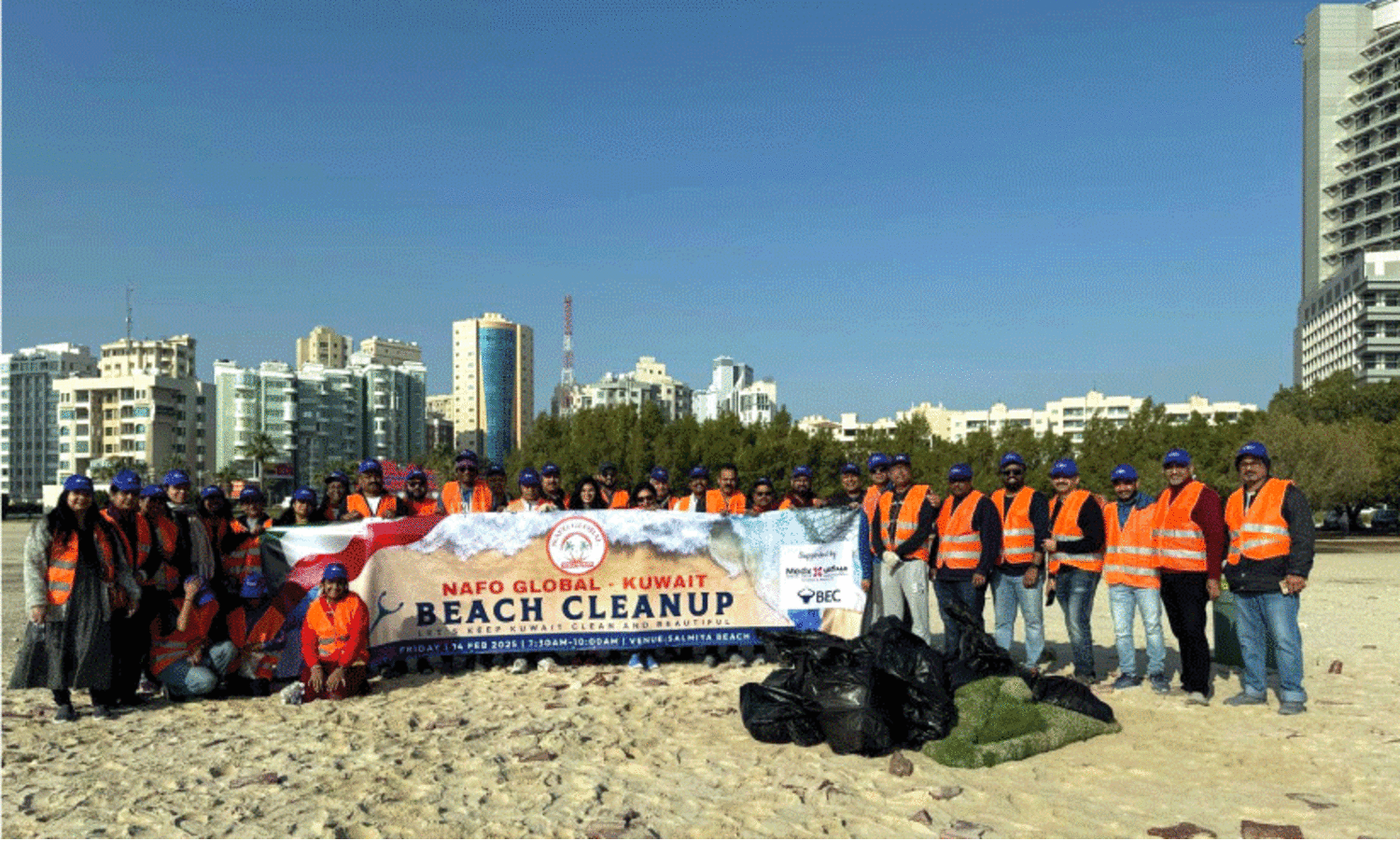 നാ​ഫോ ഗ്ലോ​ബ​ൽ കു​വൈ​ത്ത് സാ​ൽ​മി​യ തീ​രം ശു​ചീ​ക​രി​ച്ചു