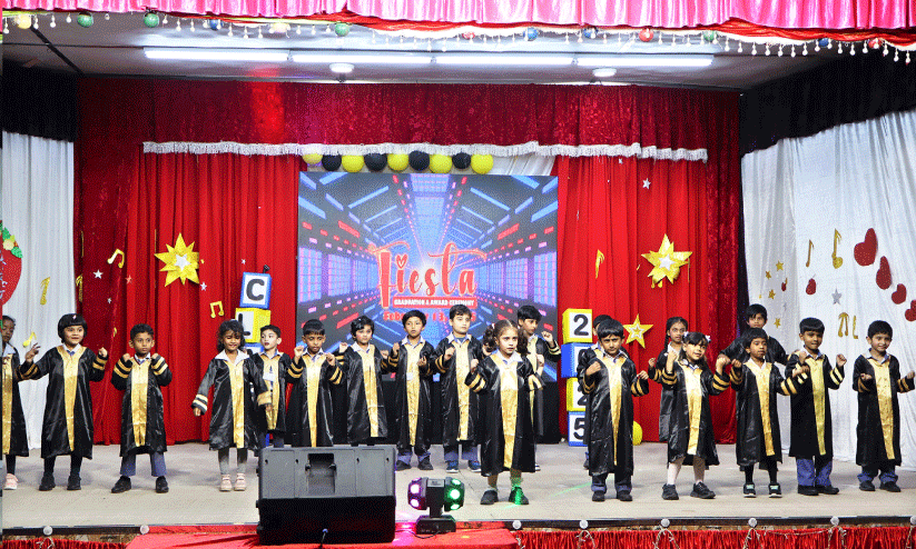 അൽമനാർ ഇന്റർനാഷനൽ സ്കൂളിൽ കെ.ജി ഗ്രാജ്വേഷൻ അൽമനാർ ഇന്റർനാഷനൽ സ്കൂളിൽ കെ.ജി ഗ്രാജ്വേഷൻ