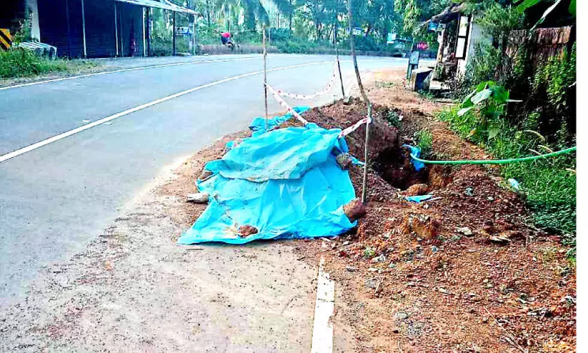 അപകടമൊഴിയാതെ കണിയാർവയൽ കാഞ്ഞിലേരി റോഡ് അപകടമൊഴിയാതെ കണിയാർവയൽ കാഞ്ഞിലേരി റോഡ്