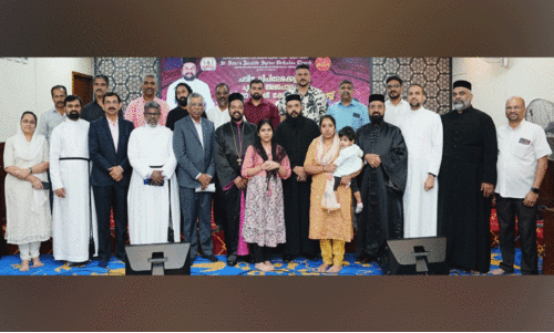 സെ​ന്റ് പീ​റ്റേ​ഴ്സ് ഇ​ട​വ​ക വി​കാ​രി​മാ​ർ​ക്ക് സ്വീ​ക​ര​ണ​വും യാ​ത്ര​യ​യ​പ്പും ന​ൽ​കി