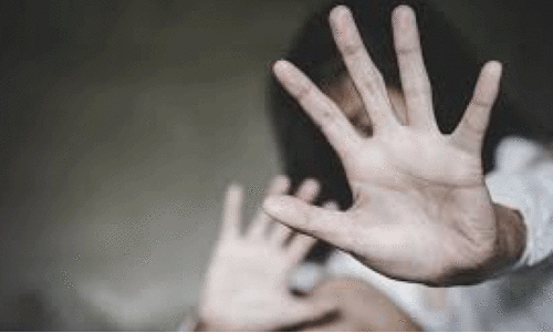 വീ​ട്ടു​ജോ​ലി​ക്കാ​രി​ക്ക് പീ​ഡ​നം