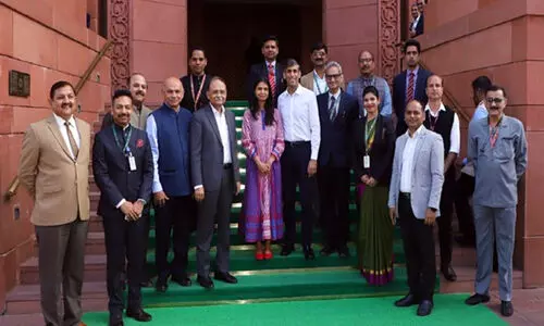 കുടുംബത്തോടൊപ്പം ഇന്ത്യൻ പാർലമെന്റ് മന്ദിരം സന്ദർശിച്ച് മുൻ യു.കെ പ്രധാനമന്ത്രി ഋഷി സുനക്- VIDEO കുടുംബത്തോടൊപ്പം ഇന്ത്യൻ പാർലമെന്റ് മന്ദിരം സന്ദർശിച്ച് മുൻ യു.കെ പ്രധാനമന്ത്രി ഋഷി സുനക്- VIDEO