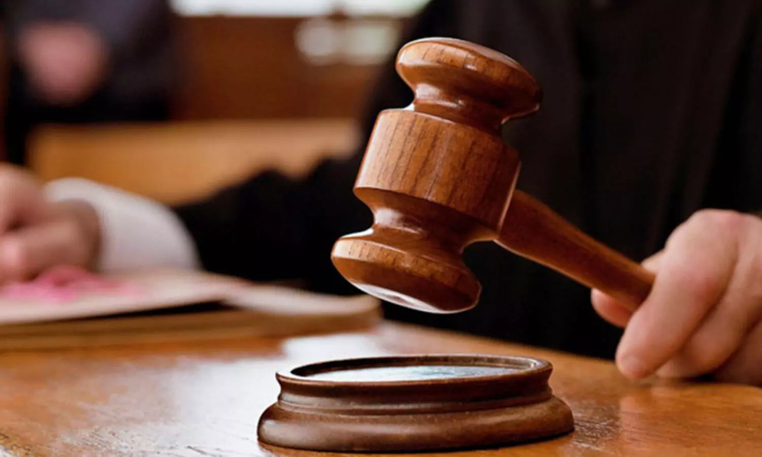 ഭക്ഷണ ബില്ലുകളിൽ സർവിസ് ചാർജ് അടിച്ചേൽപിക്കരുത്-ഡൽഹി ഹൈകോടതി