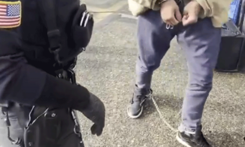 അനധികൃത കുടിയേറ്റക്കാരെ ചങ്ങലയണിയിക്കുന്ന ദൃശ്യങ്ങൾ പുറത്തുവിട്ട് വൈറ്റ്ഹൗസ്; ഹ.ഹ. വൗ. എന്ന് ഇലോൺ മസ്‌ക്