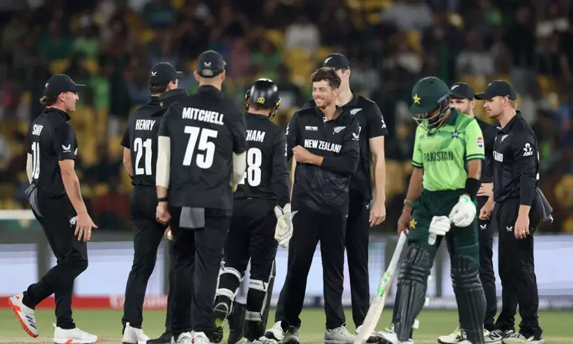 തോറ്റ് തുടങ്ങി പാകിസ്താൻ; ന്യൂസിലൻഡിന് 60 റൺസ് ജയം