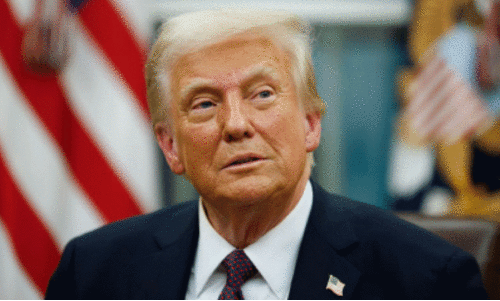 വി​മാ​നദുരന്തം: വ്യോമയാന ജീവനക്കാരെ പിരിച്ചുവിട്ട് ട്രംപ്