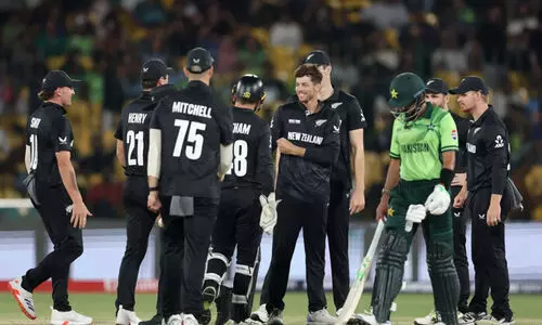 തോറ്റ് തുടങ്ങി പാകിസ്താൻ; ന്യൂസിലൻഡിന് 60 റൺസ് ജയം