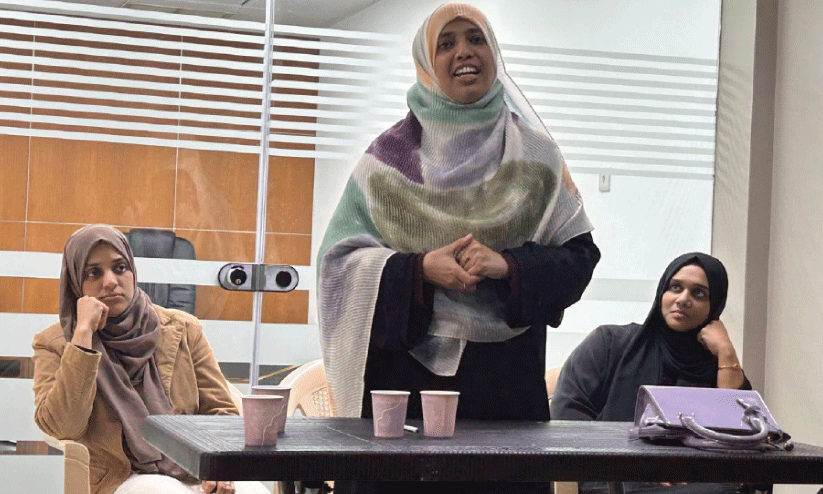 ‘ആത്മസായൂജ്യത്തിന്റെ വഴിയടയാളങ്ങൾ’ ഐവ വനിതാ സംഗമം ‘ആത്മസായൂജ്യത്തിന്റെ വഴിയടയാളങ്ങൾ’ ഐവ വനിതാ സംഗമം