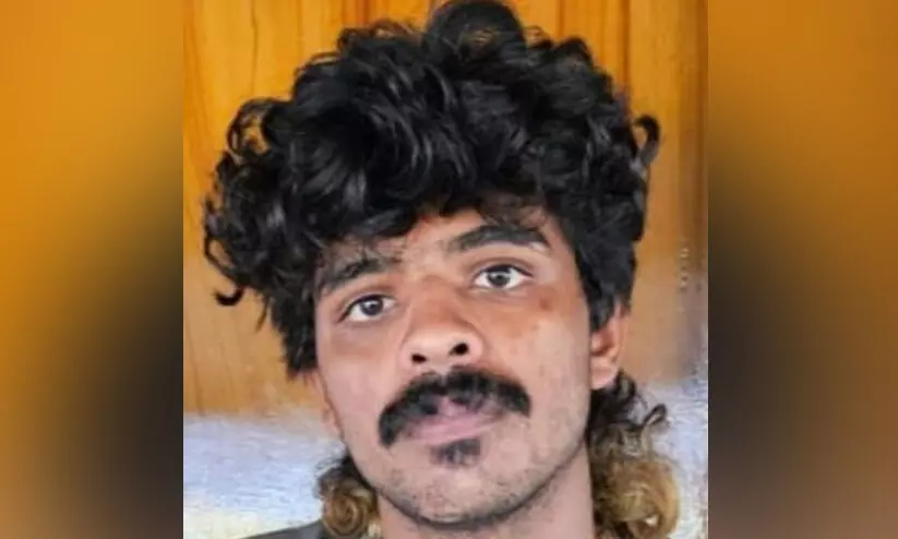 ലഹരിക്കടിപ്പെട്ട യുവാവ് സഹോദരിയുടെ മുഖം കുത്തിക്കീറി; നെറ്റി തൊട്ട് ചെവി വരെ ആഴത്തിലുള്ള മുറിവ് ലഹരിക്കടിപ്പെട്ട യുവാവ് സഹോദരിയുടെ മുഖം കുത്തിക്കീറി; നെറ്റി തൊട്ട് ചെവി വരെ ആഴത്തിലുള്ള മുറിവ്