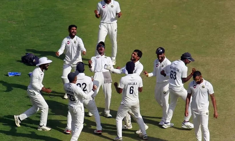 74 വർഷത്തെ കാത്തിരിപ്പിന് വിരാമം! രഞ്ജി ട്രോഫി ഫൈനലിൽ കടന്ന് കേരളം 74 വർഷത്തെ കാത്തിരിപ്പിന് വിരാമം! രഞ്ജി ട്രോഫി ഫൈനലിൽ കടന്ന് കേരളം