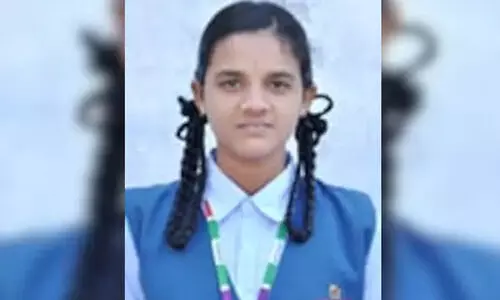 സ്കൂളിലേക്ക് പോകുന്നതിനിടെ പത്താം ക്ലാസുകാരി ഹൃദയാഘാതം മൂലം മരിച്ചു