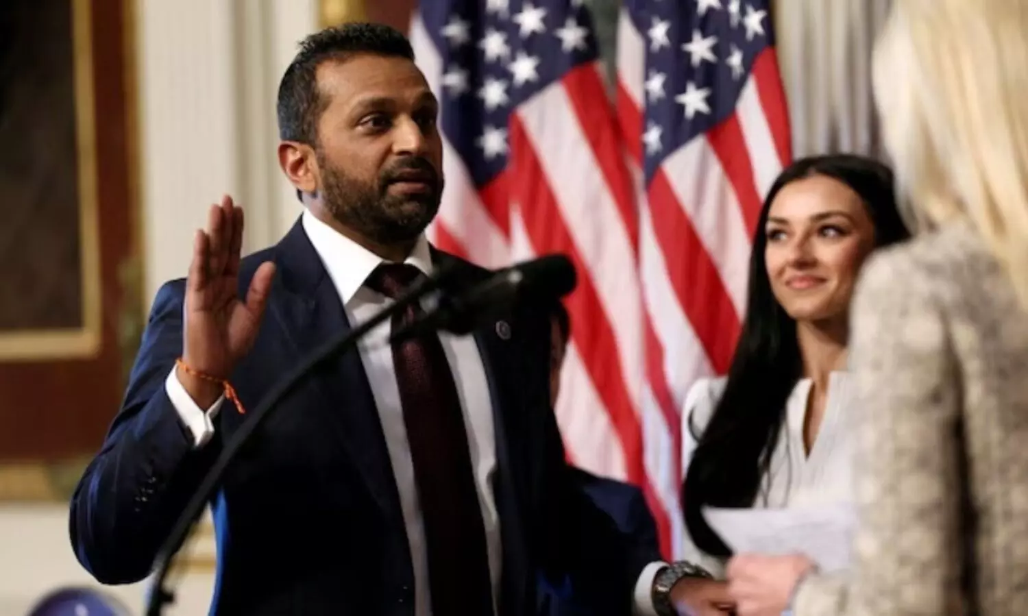 ഭഗവത് ഗീതയിൽ കൈവച്ച് സത്യപ്രതിജ്ഞ; ഇന്ത്യൻ വംശജനായ കാഷ് പട്ടേൽ എഫ്.ബി.ഐയുടെ തലപ്പത്ത്