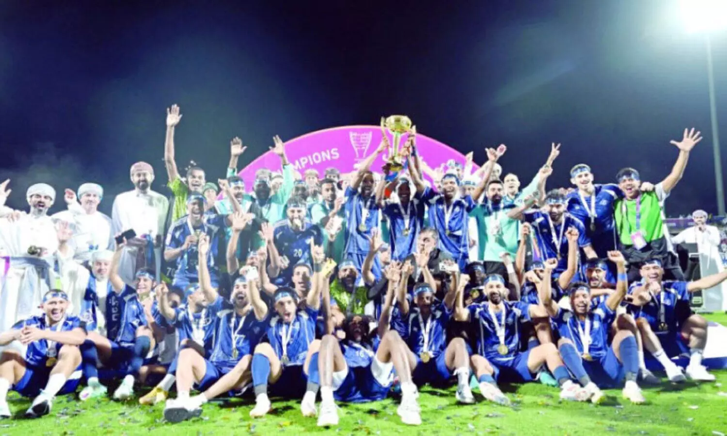 ഹി​സ് മ​ജ​സ്റ്റി സു​ൽ​ത്താ​ൻ ക​പ്പി​ൽ ക​ന്നി​ക്കി​രീ​ട​വു​മാ​യി അ​ൽ ശ​ബാ​ബ്