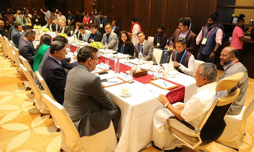 കേരളത്തിലേക്ക് എത്തുന്ന നിക്ഷേപകർക്ക് സാധ്യമായ എല്ലാ പിന്തുണയും ഉറപ്പാക്കും- മുഖ്യമന്ത്രി കേരളത്തിലേക്ക് എത്തുന്ന നിക്ഷേപകർക്ക് സാധ്യമായ എല്ലാ പിന്തുണയും ഉറപ്പാക്കും- മുഖ്യമന്ത്രി