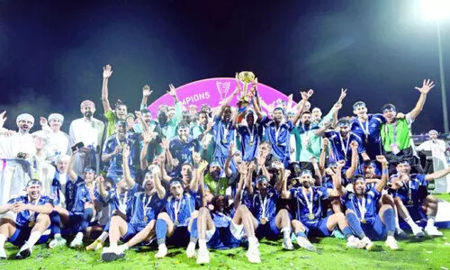 ഹി​സ് മ​ജ​സ്റ്റി സു​ൽ​ത്താ​ൻ ക​പ്പി​ൽ ക​ന്നി​ക്കി​രീ​ട​വു​മാ​യി അ​ൽ ശ​ബാ​ബ്