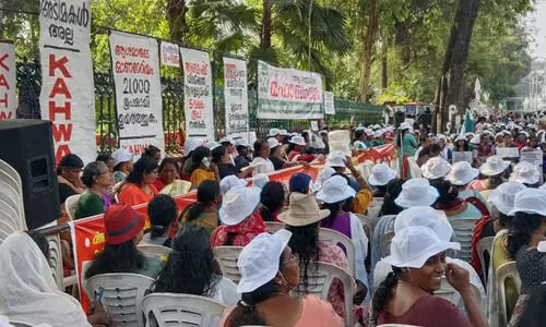 പണിമുടക്കി സമരം: ആശാ വർക്കർമാരുടെ കണക്കെടുത്ത് ആരോഗ്യ വകുപ്പ്