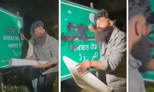 അക്ബർ, ഹുമയൂൺ റോഡുകളുടെ ബോർഡുകളിൽ കറുത്ത പെയിന്റടിച്ച് ശിവജി ചിത്രം പതിച്ചു