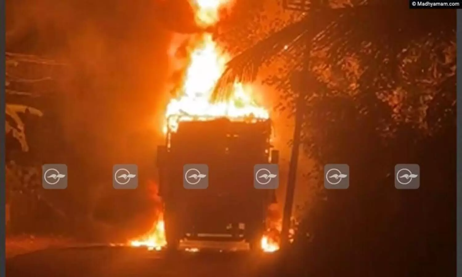 വില്യാപ്പള്ളി കല്ലേരിയിൽ ഓടിക്കൊണ്ടിരുന്ന ലോറി കത്തി നശിച്ചു