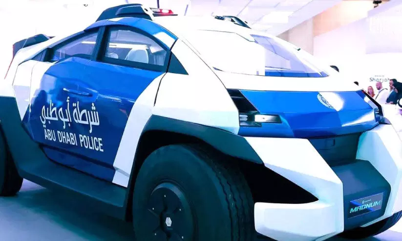 അബൂദബി പൊലീസിന്  ഡ്രൈവറില്ലാ വാഹനം